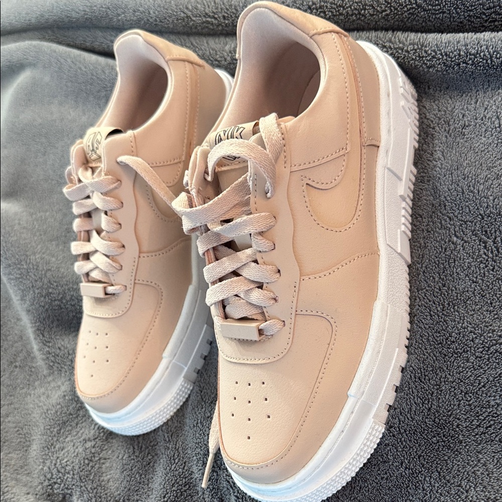 Nike Women's Beige Sneakers